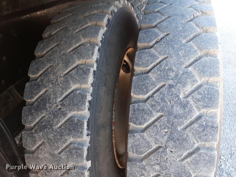 image for item DP2718 1993 Peterbilt 357 dump truck