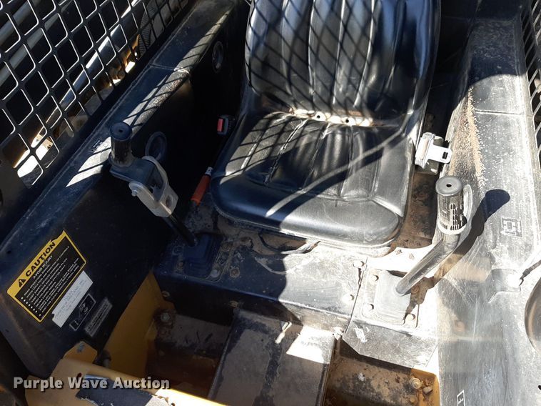 image for item DP2721 1995 New Holland LX865 skid steer loader