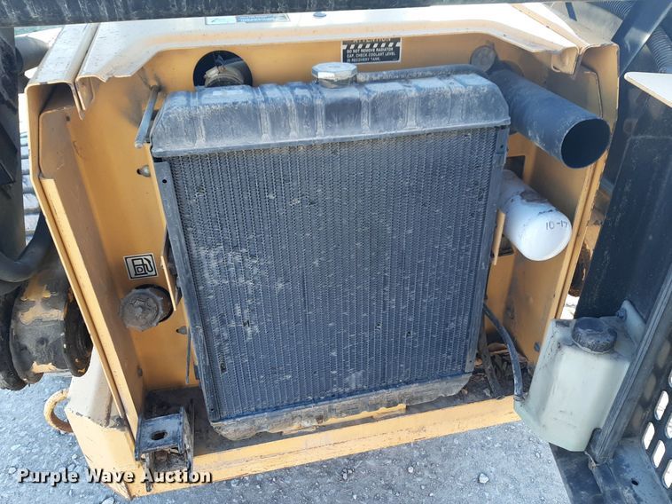 image for item DP2721 1995 New Holland LX865 skid steer loader