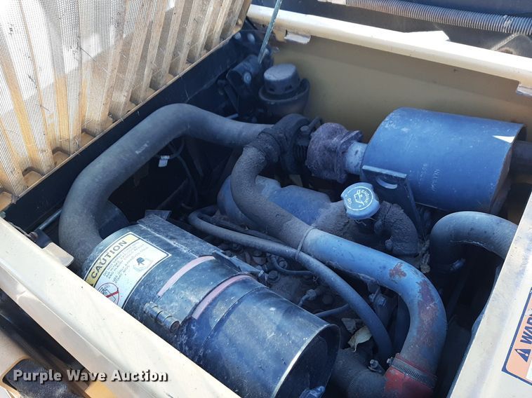 image for item DP2721 1995 New Holland LX865 skid steer loader