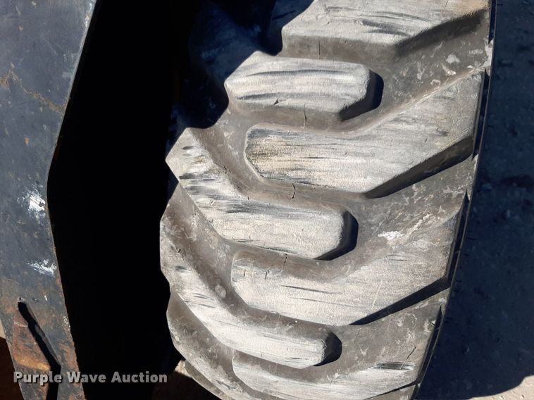 image for item DP2721 1995 New Holland LX865 skid steer loader