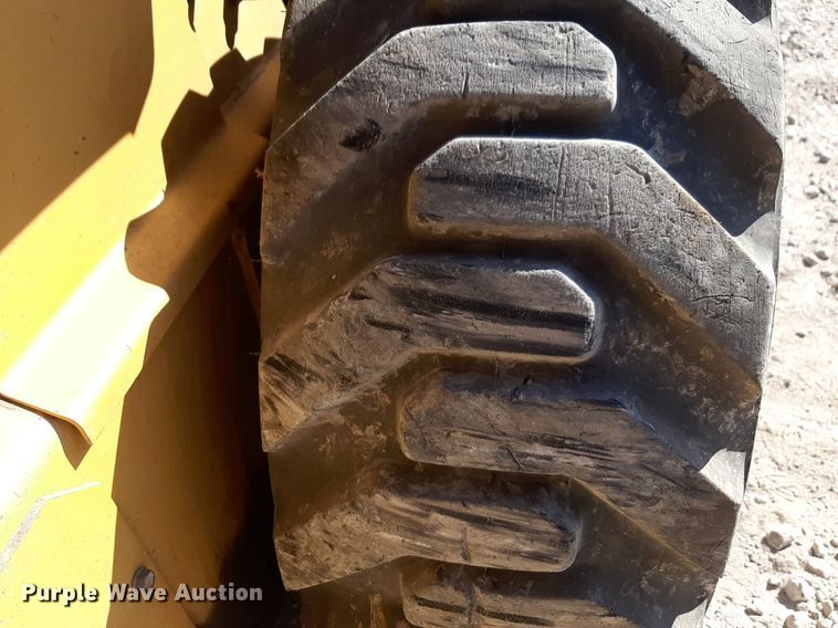 image for item DP2721 1995 New Holland LX865 skid steer loader