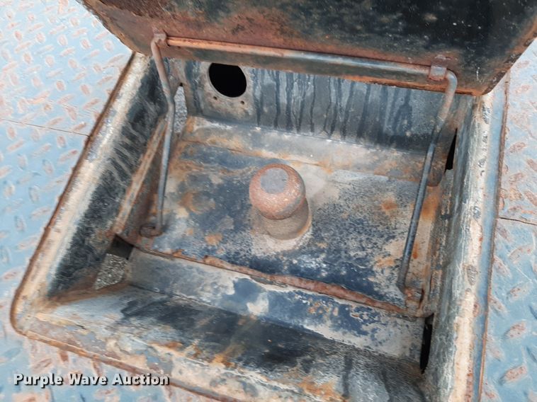 image for item DP2737 2017 Dodge Ram 4500 flatbed truck