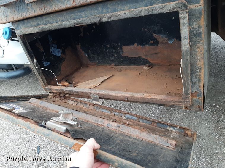 image for item DP2737 2017 Dodge Ram 4500 flatbed truck