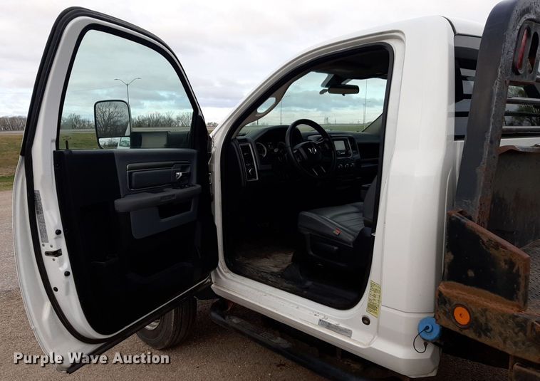 image for item DP2737 2017 Dodge Ram 4500 flatbed truck