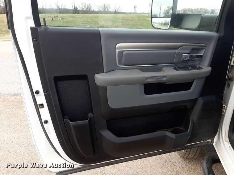 image for item DP2737 2017 Dodge Ram 4500 flatbed truck