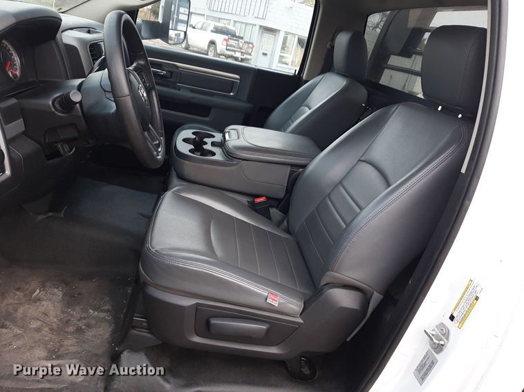 image for item DP2737 2017 Dodge Ram 4500 flatbed truck