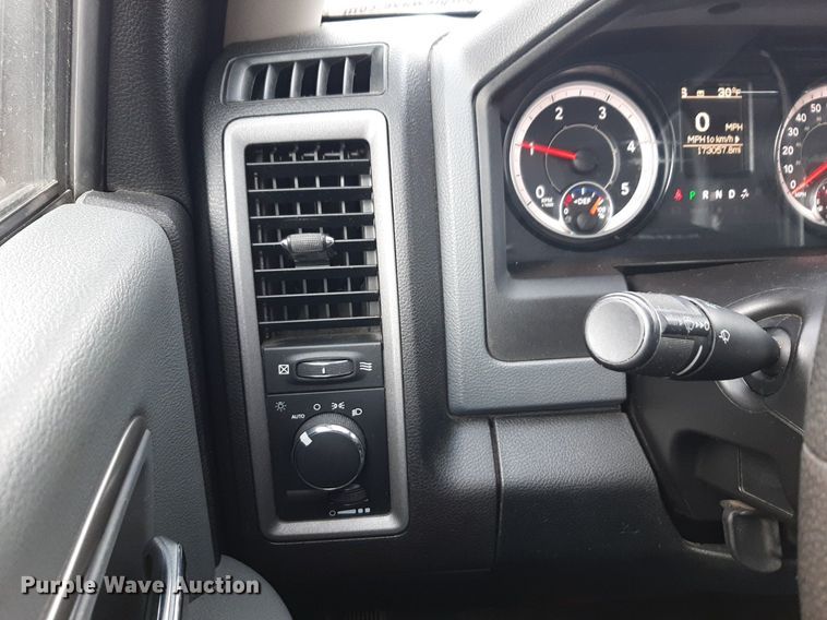 image for item DP2737 2017 Dodge Ram 4500 flatbed truck