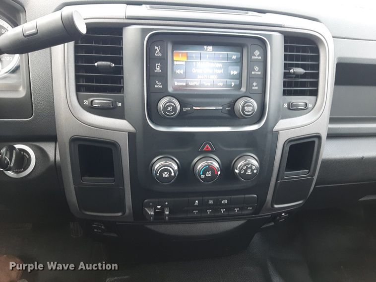 image for item DP2737 2017 Dodge Ram 4500 flatbed truck