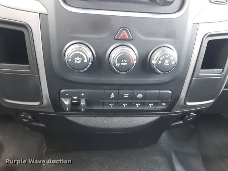 image for item DP2737 2017 Dodge Ram 4500 flatbed truck