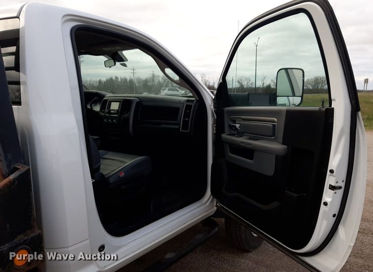 image for item DP2737 2017 Dodge Ram 4500 flatbed truck