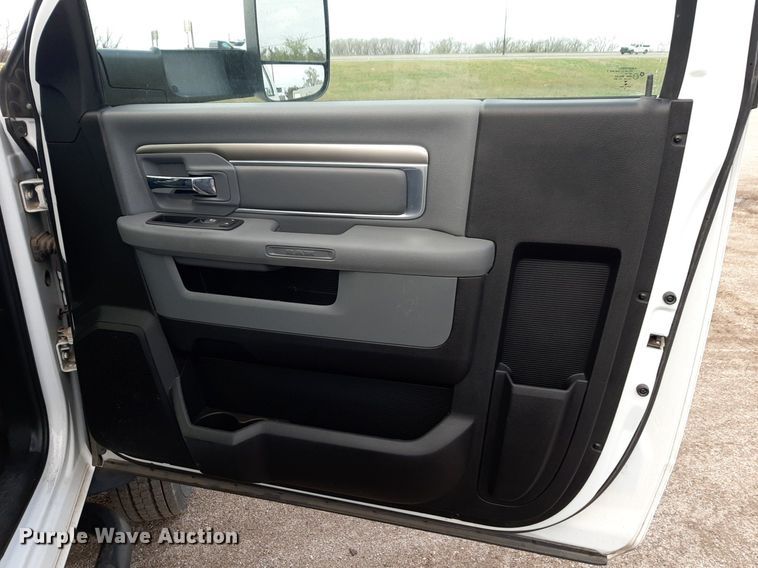 image for item DP2737 2017 Dodge Ram 4500 flatbed truck