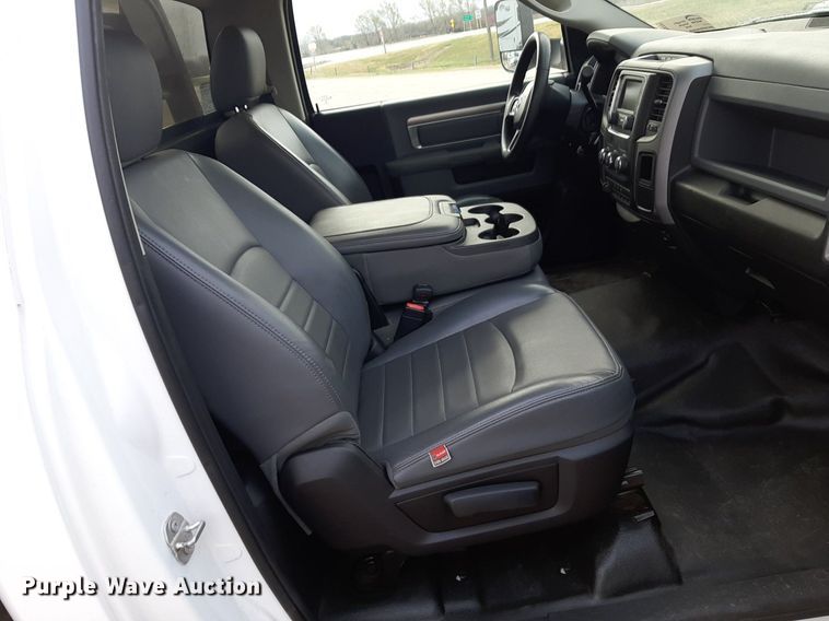 image for item DP2737 2017 Dodge Ram 4500 flatbed truck