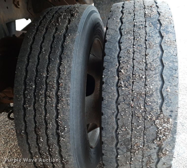 image for item DP2737 2017 Dodge Ram 4500 flatbed truck