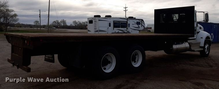 image for item DP2738 2020 Peterbilt  348 flatbed truck