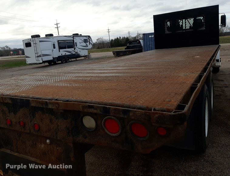 image for item DP2738 2020 Peterbilt  348 flatbed truck