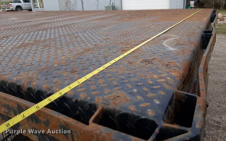 image for item DP2738 2020 Peterbilt  348 flatbed truck