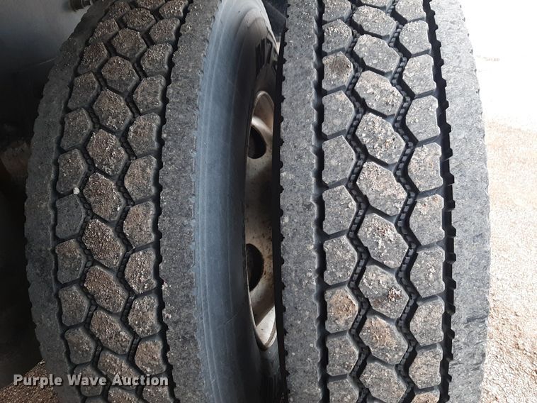 image for item DP2738 2020 Peterbilt  348 flatbed truck