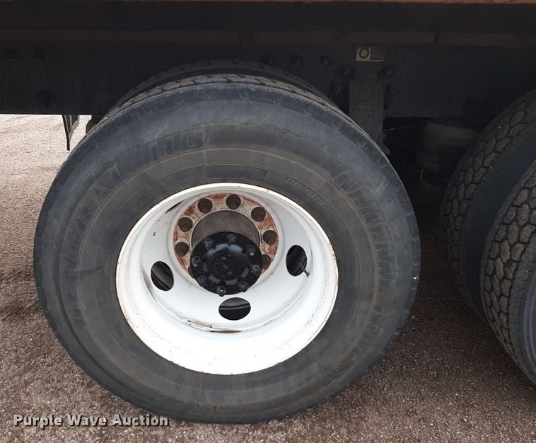 image for item DP2738 2020 Peterbilt  348 flatbed truck