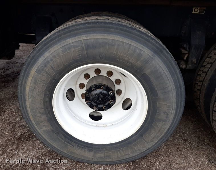 image for item DP2738 2020 Peterbilt  348 flatbed truck