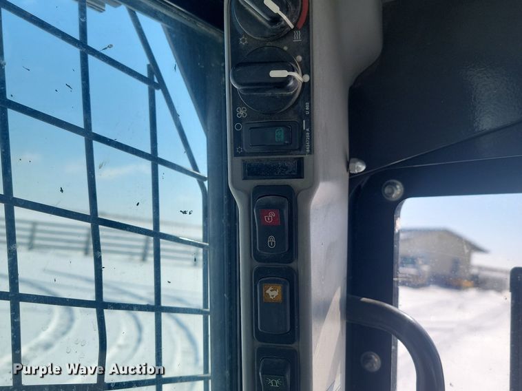 image for item DP3487 2018 Case  TR270 tracked skid steer loader