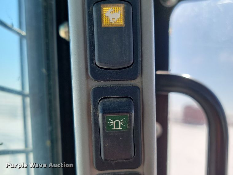 image for item DP3487 2018 Case  TR270 tracked skid steer loader