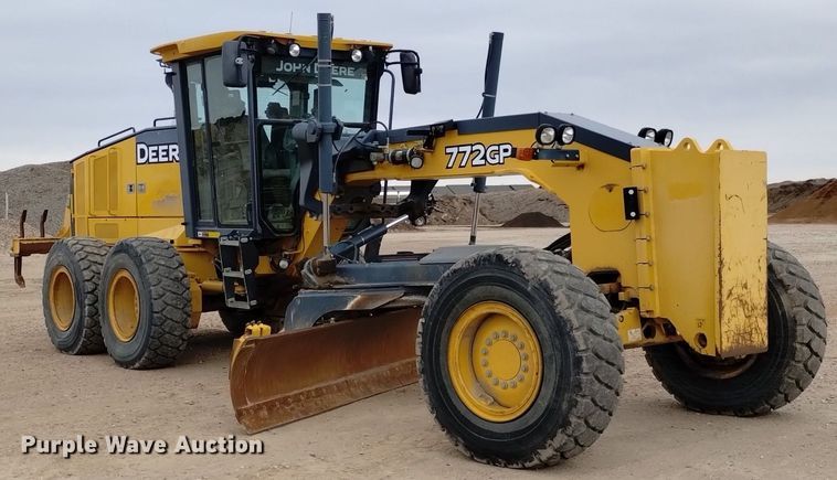 image for item DQ6007 2011 John Deere 772G motor grader