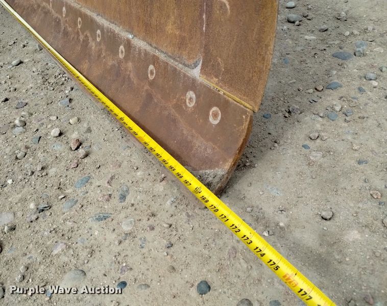 image for item DQ6007 2011 John Deere 772G motor grader