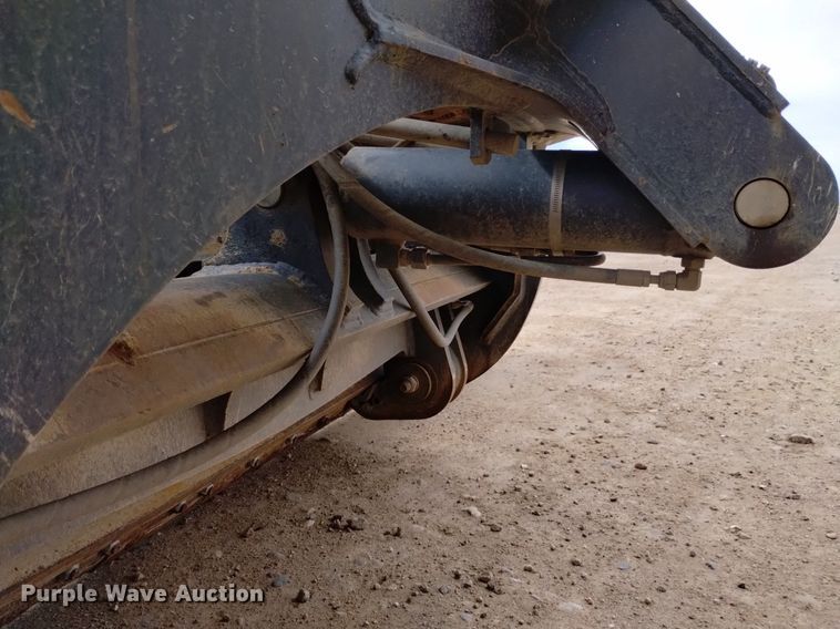 image for item DQ6007 2011 John Deere 772G motor grader