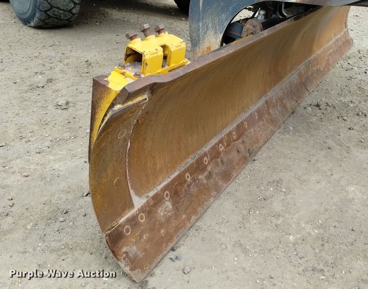 image for item DQ6007 2011 John Deere 772G motor grader