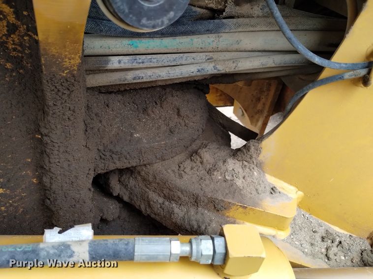 image for item DQ6007 2011 John Deere 772G motor grader