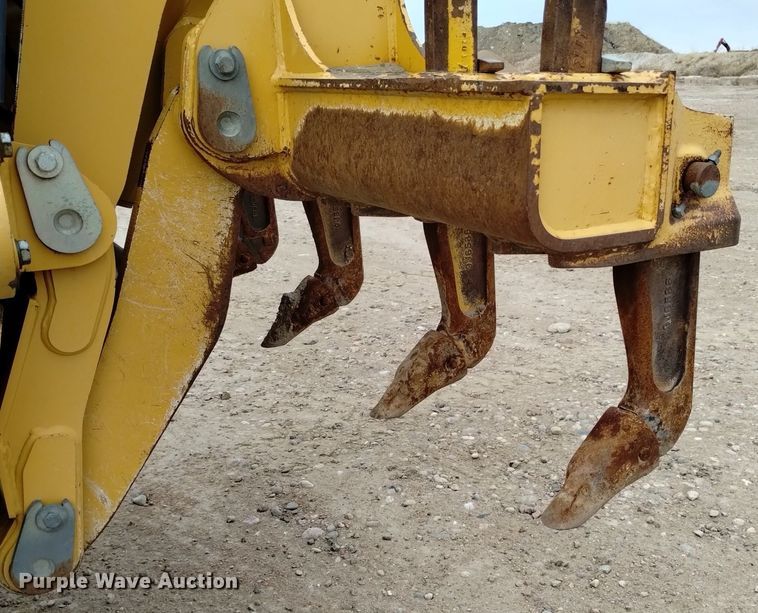 image for item DQ6007 2011 John Deere 772G motor grader