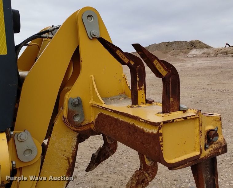 image for item DQ6007 2011 John Deere 772G motor grader