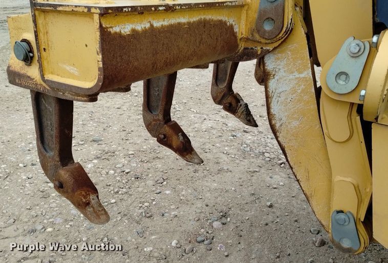 image for item DQ6007 2011 John Deere 772G motor grader