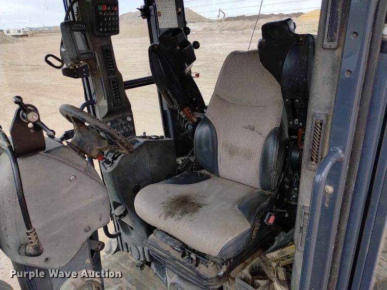 image for item DQ6007 2011 John Deere 772G motor grader