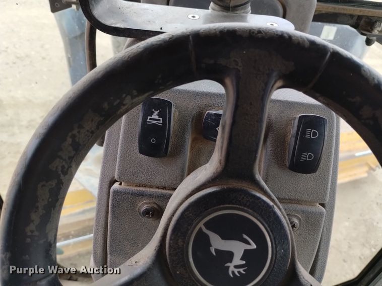 image for item DQ6007 2011 John Deere 772G motor grader