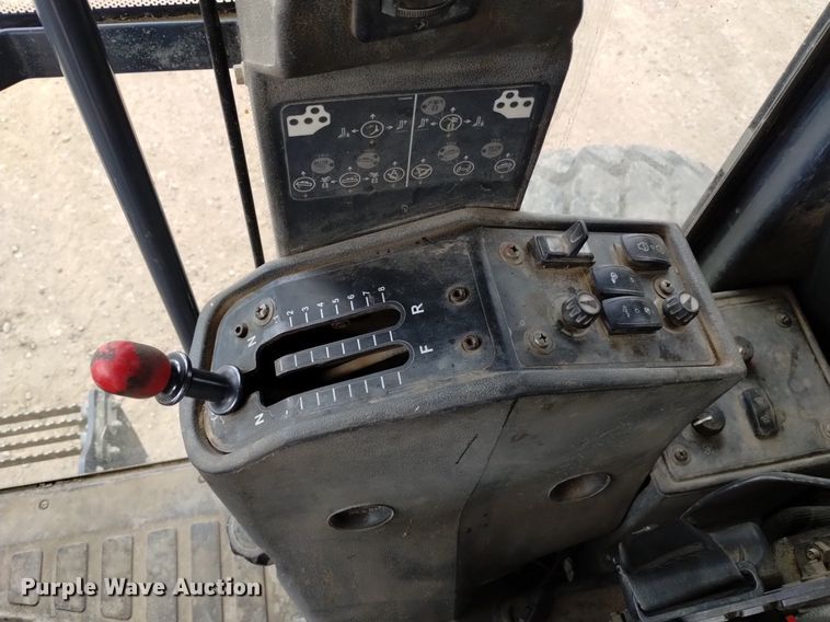 image for item DQ6007 2011 John Deere 772G motor grader