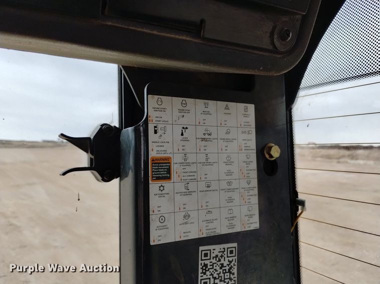 image for item DQ6007 2011 John Deere 772G motor grader