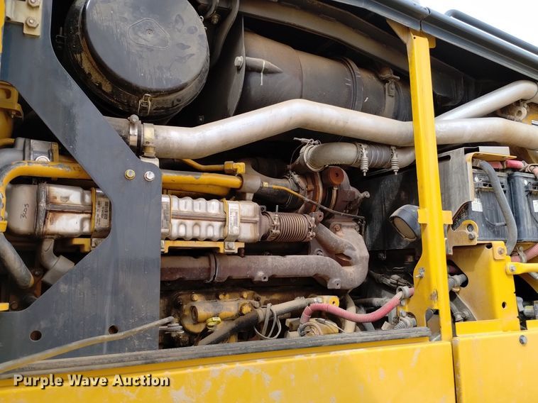 image for item DQ6007 2011 John Deere 772G motor grader