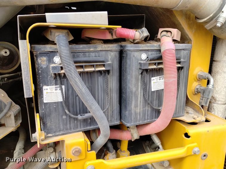 image for item DQ6007 2011 John Deere 772G motor grader