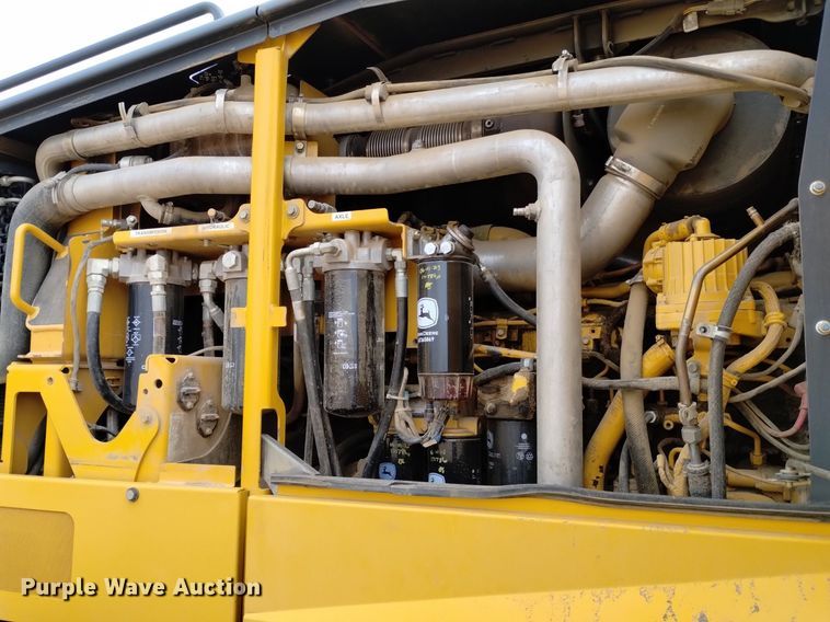 image for item DQ6007 2011 John Deere 772G motor grader