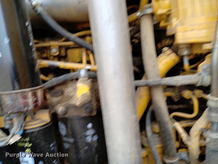 image for item DQ6007 2011 John Deere 772G motor grader