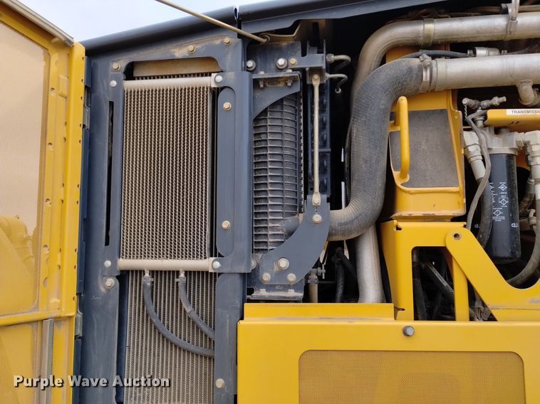 image for item DQ6007 2011 John Deere 772G motor grader