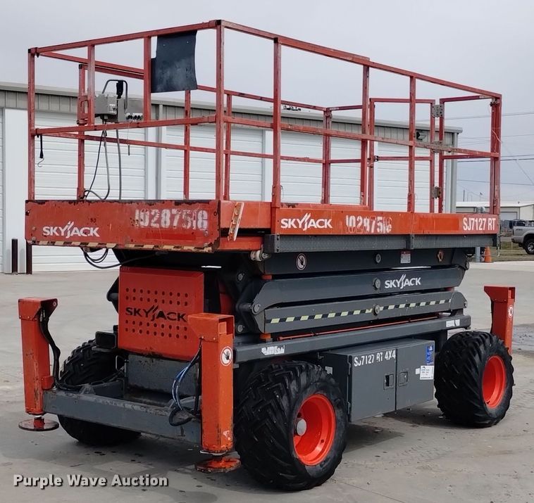 image for item DQ6044 2014 SkyJack SJ 7127 scissor lift