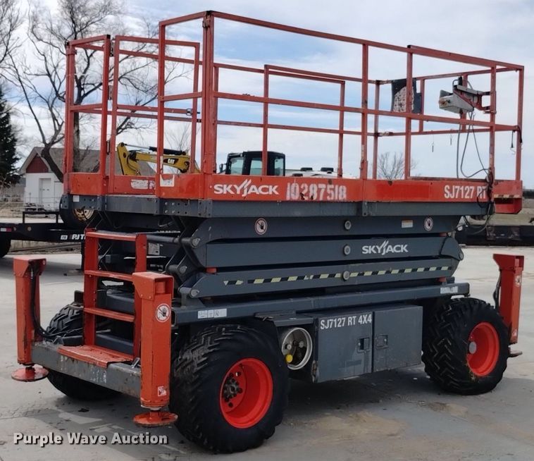 image for item DQ6044 2014 SkyJack SJ 7127 scissor lift