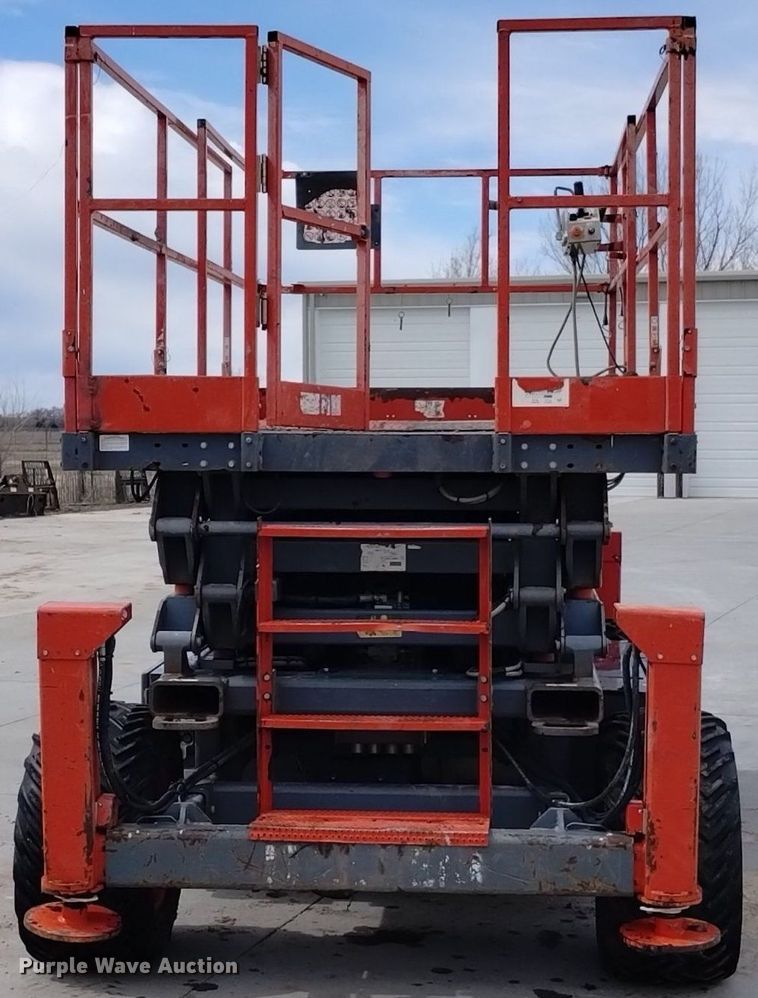 image for item DQ6044 2014 SkyJack SJ 7127 scissor lift