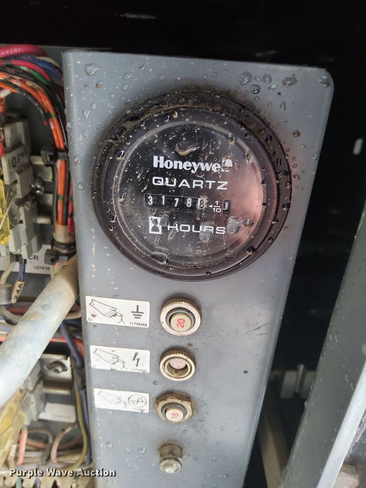 image for item DQ6044 2014 SkyJack SJ 7127 scissor lift