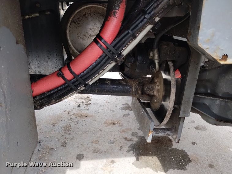 image for item DQ6044 2014 SkyJack SJ 7127 scissor lift