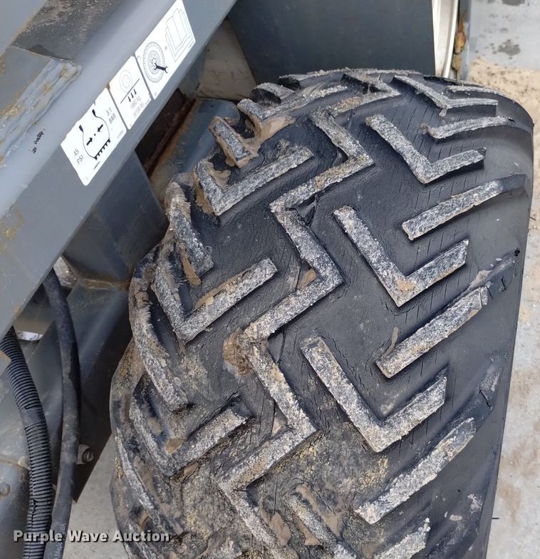 image for item DQ6044 2014 SkyJack SJ 7127 scissor lift