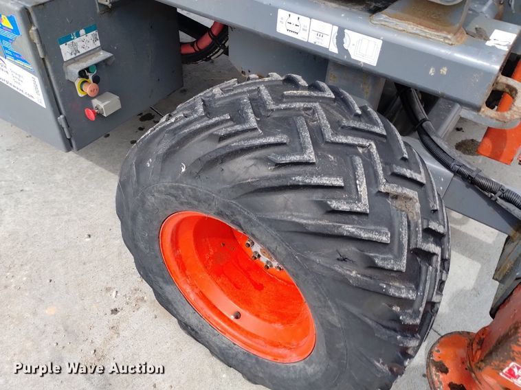 image for item DQ6044 2014 SkyJack SJ 7127 scissor lift